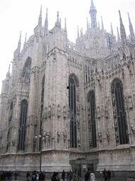 欧美头像女教堂图片,欧美教堂中神秘女性的圣洁肖像